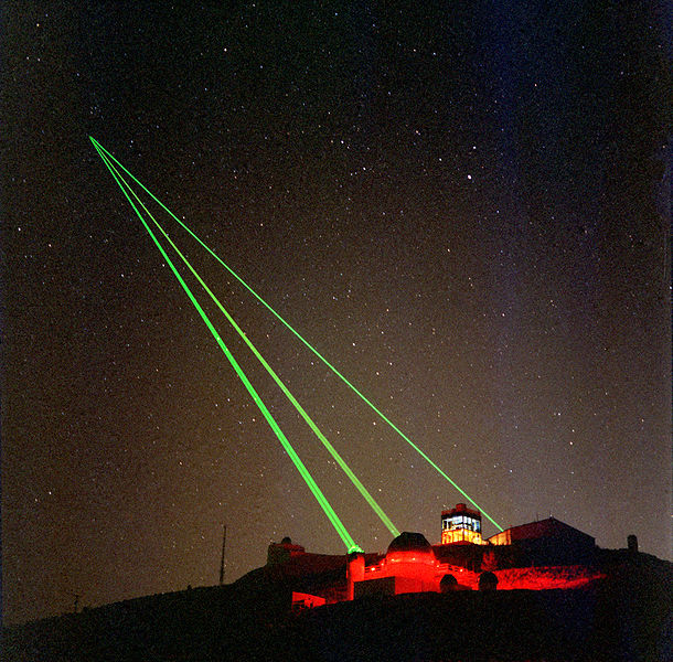 610px-starfire_optical_range_-_three_lasers_into_space